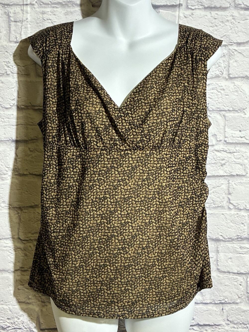 NWT Axcess Liz Claiborne XL Animal Print Stretch V Neck Sleeveless Top